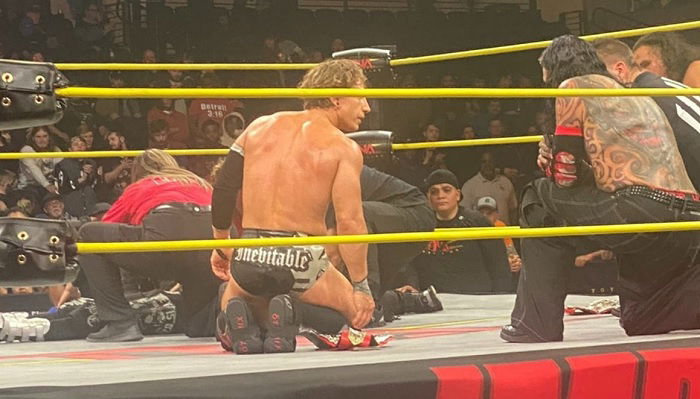 https://cdn.wrestlingheadlines.com/wp-content/uploads/2024/10/01-chris-bey-injured-1.jpg
