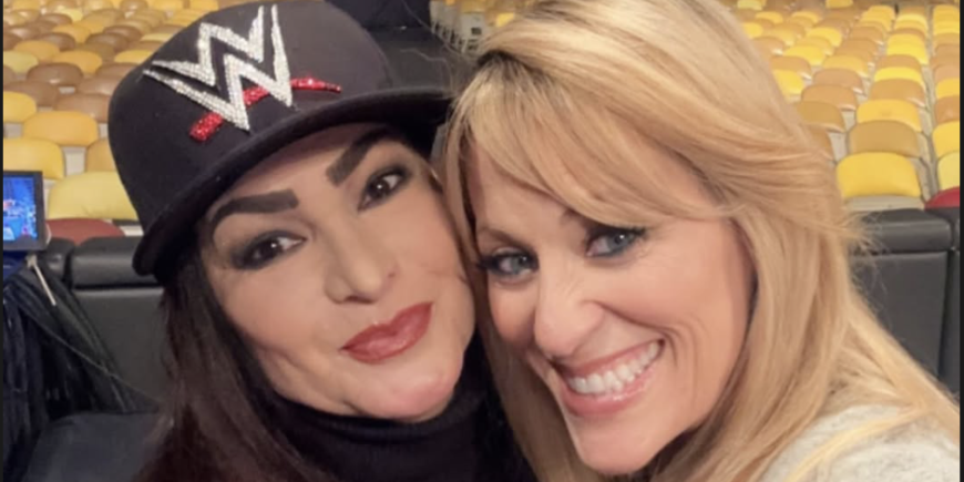 Victoria Backstage At SmackDown (1/17), Rey Mysterio Declares For 2025 Royal Rumble, More