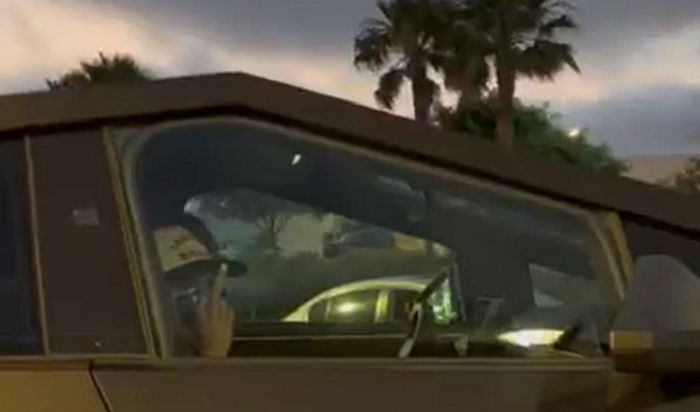 Becky Lynch Flips Off Fans As She And Seth Rollins Leave Intuit Dome After WWE Money In The Bank (Video)
