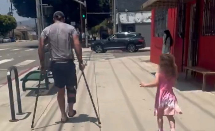 Video Surfaces Showing Seth Rollins Out With His Kid On Crutches And Big Knee Brace