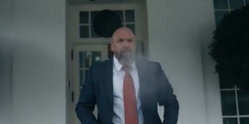 Triple H Does His Water Spit At The White House (WATCH), Alexa Bliss Wants To Run It Back With Charlotte Flair, WWE Official Threatened To Fire KENTA