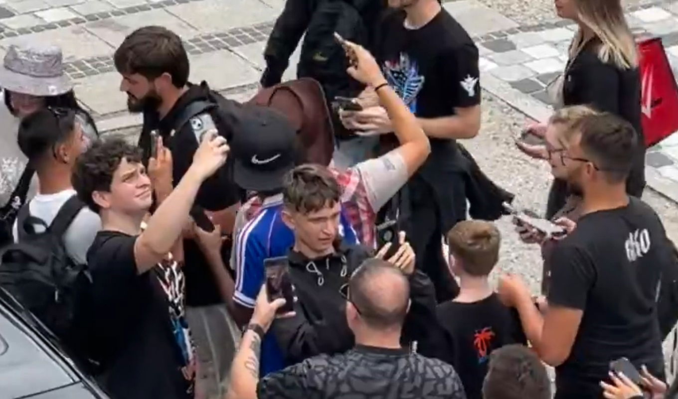 Rhea Ripley Addresses Scary Experience Being Mobbed By Several Fans In Paris, Video Of Incident Surfaces