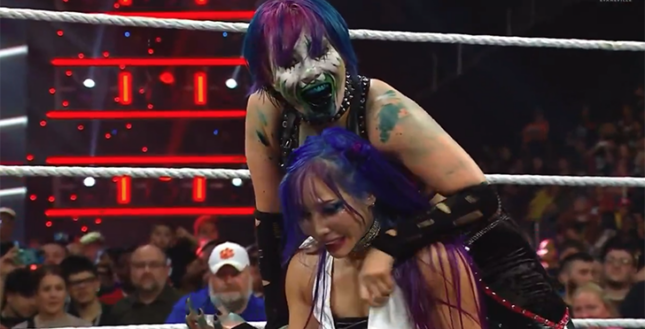 Asuka Turns Heel On WWE RAW – Attacks IYO SKY, Torrie Wilson