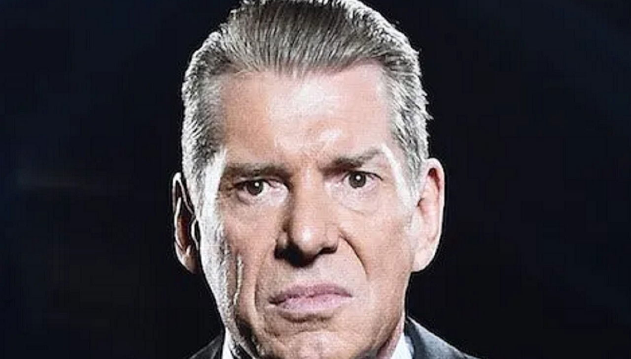 Former WWE Announcer Reflects On Vince McMahon ‘Going Insane On Him’ For Odd Reason, Recalls Hall Of Famer Slapping Him Former WWE Announcer Reflects On Vince McMahon ‘Going Insane On Him’ For Odd Reason, Recalls Hall Of Famer Slapping Him