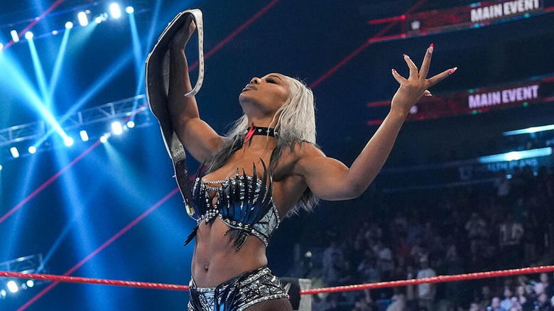 Jade Cargill Breaks Down the Backstage Photo Fans Can’t Stop Talking About Jade Cargill Breaks Down the Backstage Photo Fans Can’t Stop Talking About