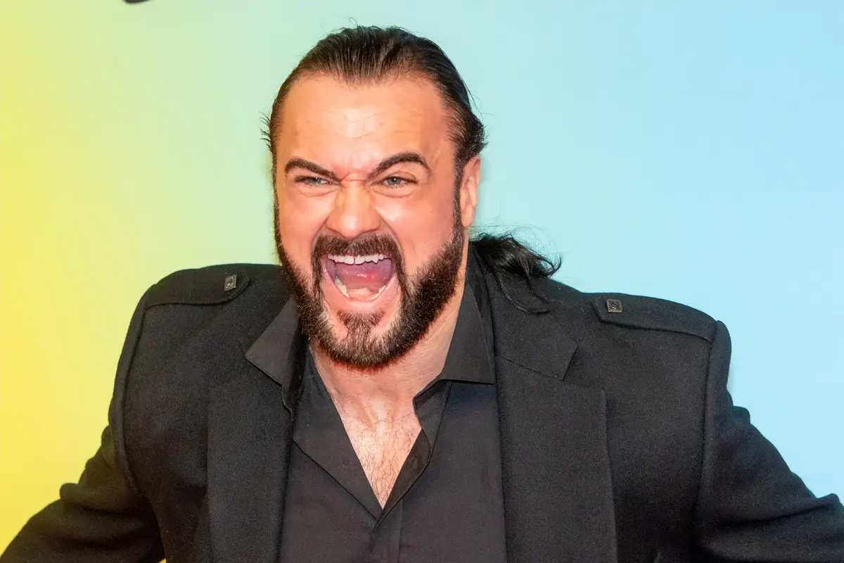 Undisputed WWE Title Match Added To 3/6 SmackDown During Elimination Chamber Post-Show Undisputed WWE Title Match Added To 3/6 SmackDown During Elimination Chamber Post-Show