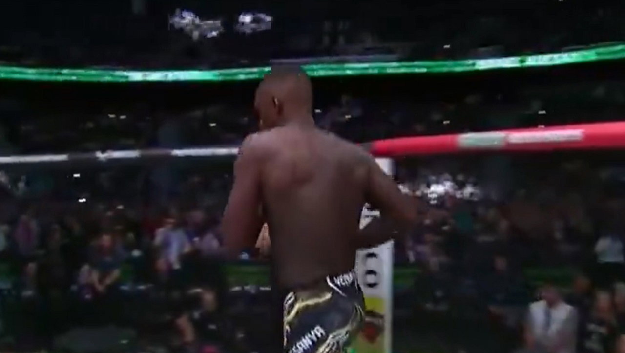 Israel Adesanya Does “Oba Femi Strut,” Which Daniel Cormier References On-Air, For UFC Walk Out On 3/28 Israel Adesanya Does “Oba Femi Strut,” Which Daniel Cormier References On-Air, For UFC Walk Out On 3/28