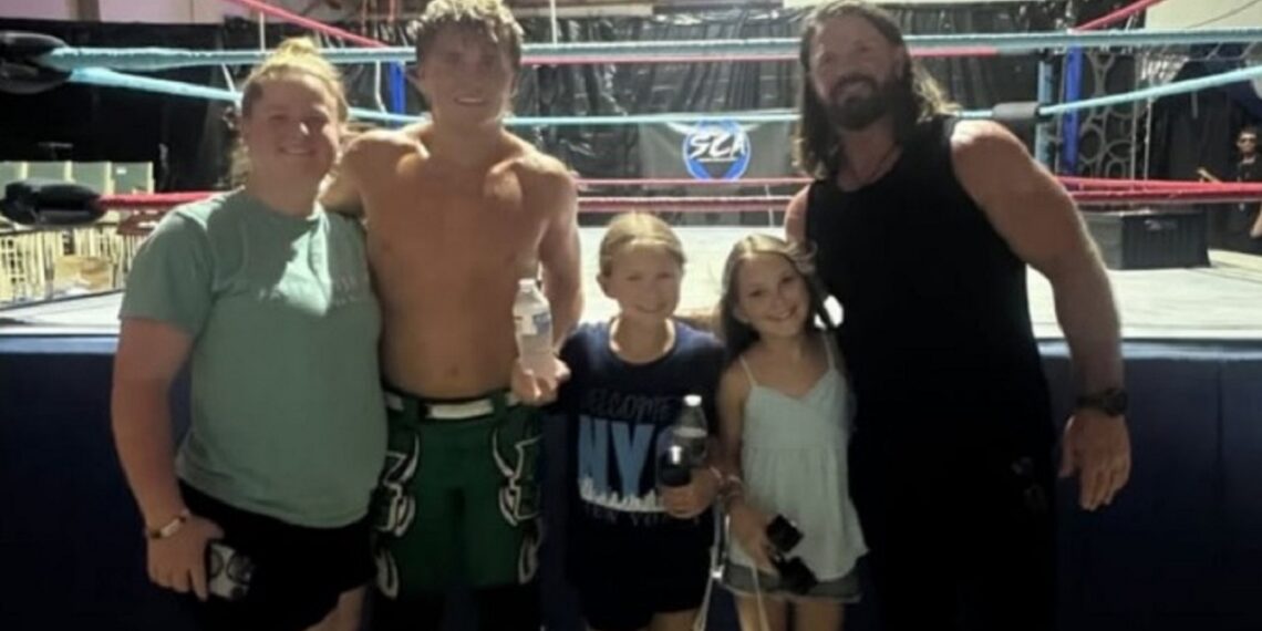 Avery Styles makes pro wrestling debut