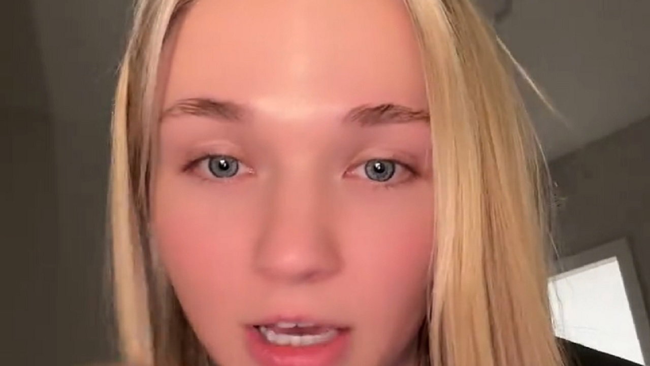 Julia Hart Opens Up, Reveals She Has Been Diagnosed With ARFID Eating Disorder Julia Hart Opens Up, Reveals She Has Been Diagnosed With ARFID Eating Disorder
