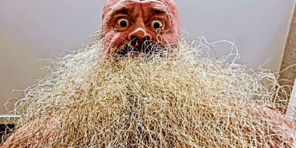 Former WWE Superstar Gene Snitsky grows incredibly long beard