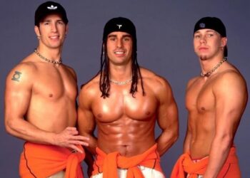 Evan Karagias at center with fellow 3 Count members